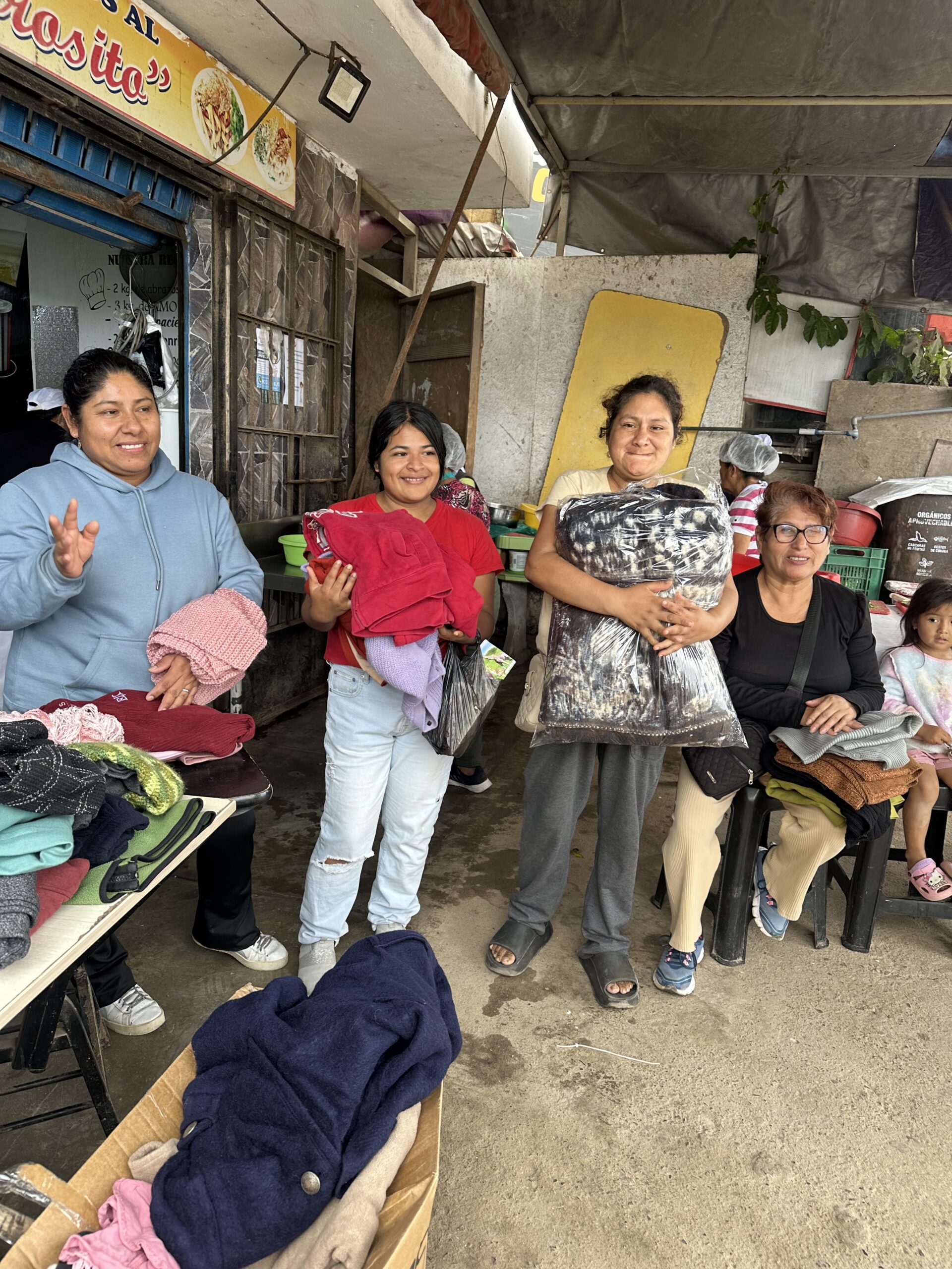 Movilidad de Dar es Dar cargando donaciones